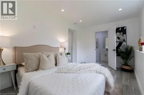 304 Greenfield Avenue Kitchener ON N2C 1E1
