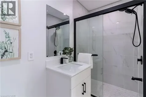 304 Greenfield Avenue Kitchener ON N2C 1E1