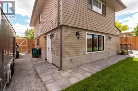 304 Greenfield Avenue Kitchener ON N2C 1E1