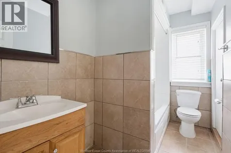2340 Aubin Windsor ON N8W 4L5