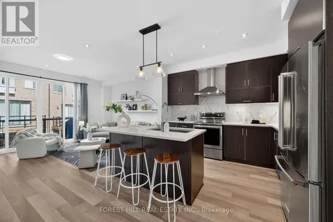 96 Salterton Circle Vaughan ON L6A 4Z2