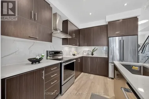 96 Salterton Circle Vaughan ON L6A 4Z2
