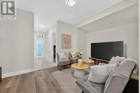 96 Salterton Circle Vaughan ON L6A 4Z2
