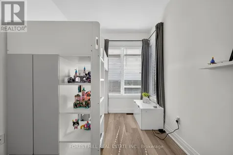 96 Salterton Circle Vaughan ON L6A 4Z2
