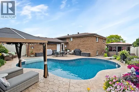 1251 Huntwick Place Lasalle ON N9H 2B4