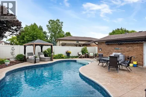 1251 Huntwick Place Lasalle ON N9H 2B4