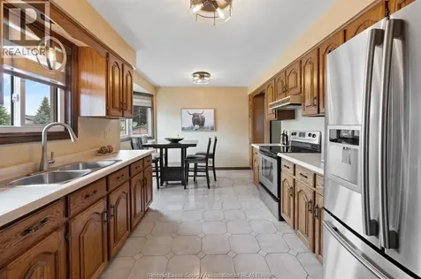 1251 Huntwick Place Lasalle ON N9H 2B4