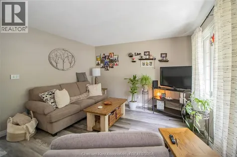 19 Kirkcaldy Place Chatham ON N7L 4H7