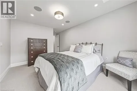 55 Robarts Drive Ancaster ON L9K 0H5
