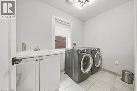 55 Robarts Drive Ancaster ON L9K 0H5