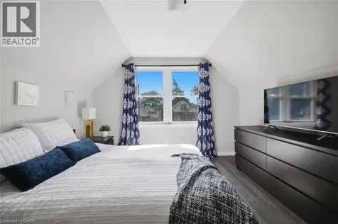 216 Summerhill Avenue Hamilton ON L8K 3N7