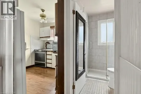 16 Sussex Street Hamilton ON L8S 2E1