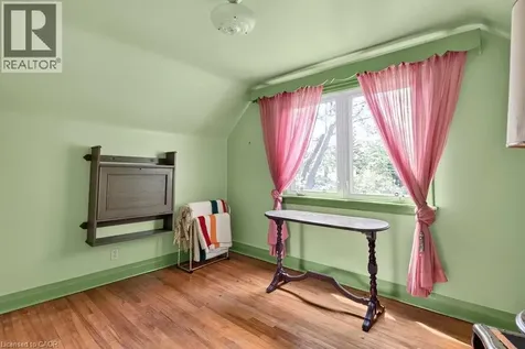 16 Sussex Street Hamilton ON L8S 2E1
