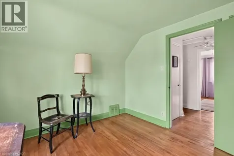 16 Sussex Street Hamilton ON L8S 2E1
