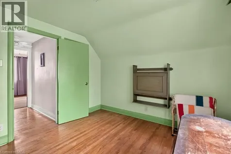 16 Sussex Street Hamilton ON L8S 2E1