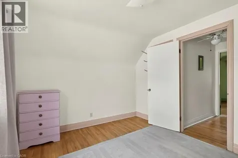 16 Sussex Street Hamilton ON L8S 2E1