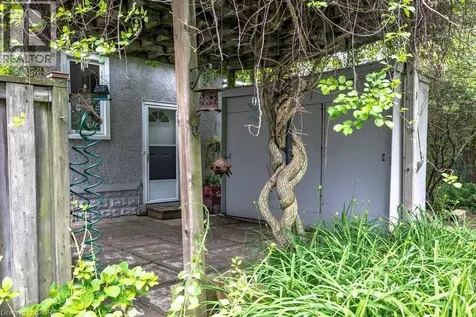 16 Sussex Street Hamilton ON L8S 2E1