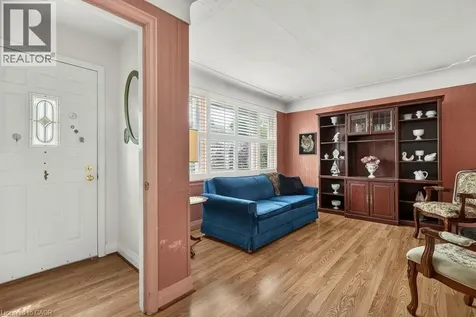 16 Sussex Street Hamilton ON L8S 2E1