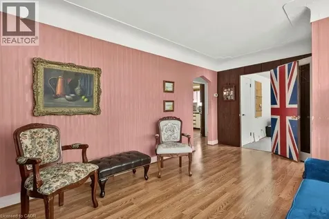 16 Sussex Street Hamilton ON L8S 2E1