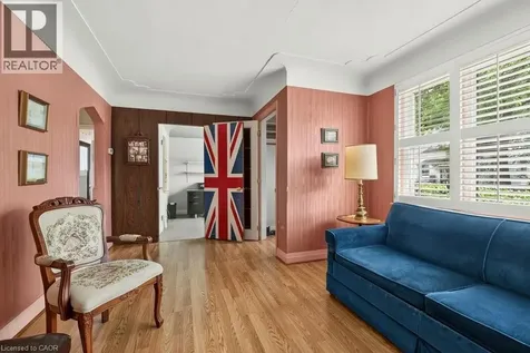 16 Sussex Street Hamilton ON L8S 2E1