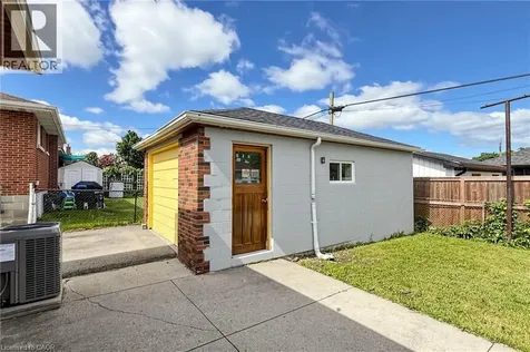 28 Warren Avenue Hamilton ON L9A 3C6