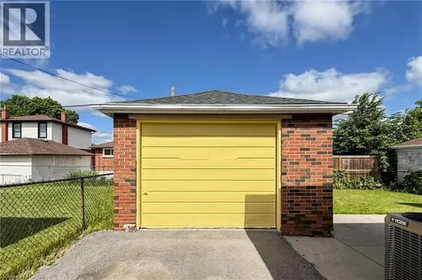 28 Warren Avenue Hamilton ON L9A 3C6