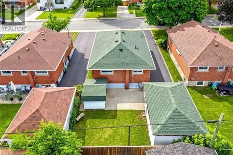 28 Warren Avenue Hamilton ON L9A 3C6