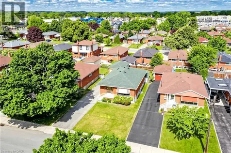 28 Warren Avenue Hamilton ON L9A 3C6