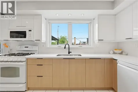 6 Darlington Drive Hamilton ON L9C 2L7