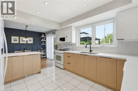 6 Darlington Drive Hamilton ON L9C 2L7