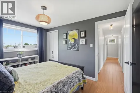 6 Darlington Drive Hamilton ON L9C 2L7