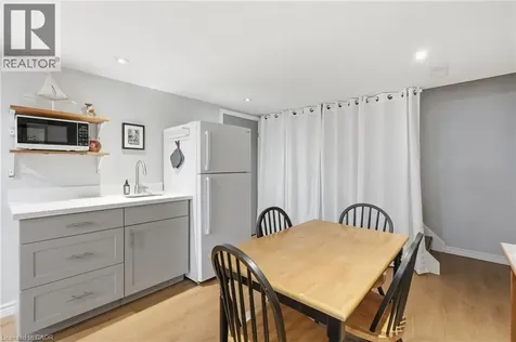 6 Darlington Drive Hamilton ON L9C 2L7