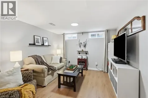 6 Darlington Drive Hamilton ON L9C 2L7