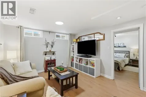 6 Darlington Drive Hamilton ON L9C 2L7