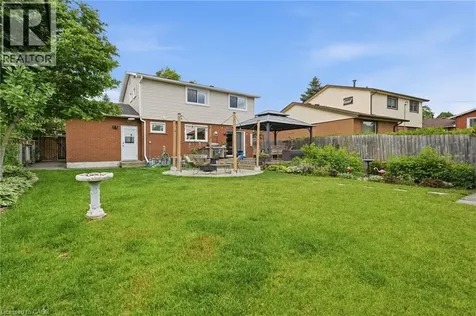 6 Darlington Drive Hamilton ON L9C 2L7