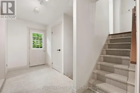 571 Leonard Court Burlington (lasalle) ON L7T 2P4