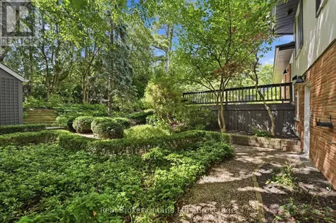 571 Leonard Court Burlington (lasalle) ON L7T 2P4