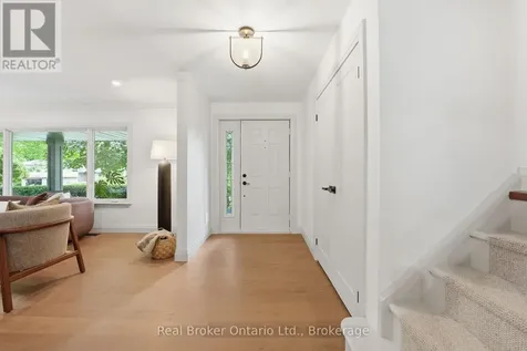 571 Leonard Court Burlington (lasalle) ON L7T 2P4