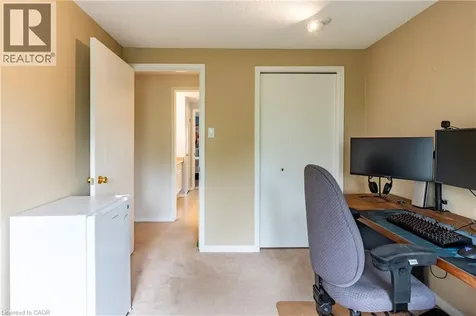 230 Blackhorne Drive Kitchener ON N2E 1Z4