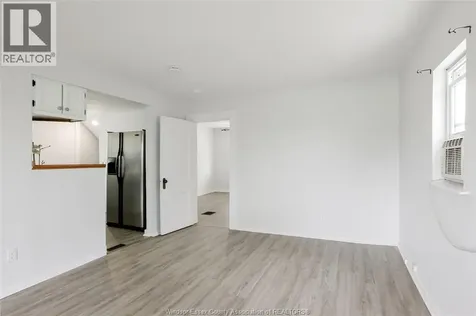 1453 Marentette Windsor ON N8X 4E2