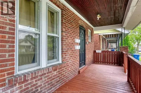1453 Marentette Windsor ON N8X 4E2