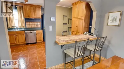 2332 Moy Avenue Windsor ON N8W 2M8
