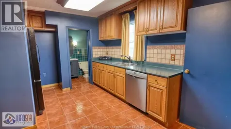 2332 Moy Avenue Windsor ON N8W 2M8