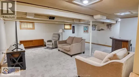 2332 Moy Avenue Windsor ON N8W 2M8
