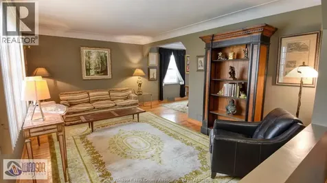 2332 Moy Avenue Windsor ON N8W 2M8