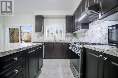 47 Douglas Kemp Crescent Clarington (bowmanville) ON L1C 7E3