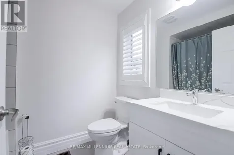 47 Douglas Kemp Crescent Clarington (bowmanville) ON L1C 7E3