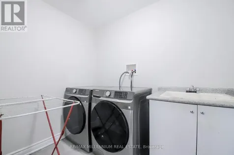 47 Douglas Kemp Crescent Clarington (bowmanville) ON L1C 7E3