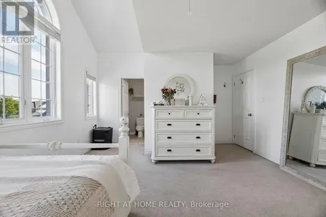 99 Hockley Avenue Clarington (bowmanville) ON L1C 0G4