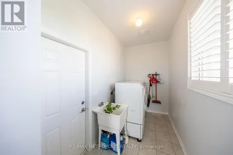 36 Michaelis Street New Tecumseth ON L9R 0M8